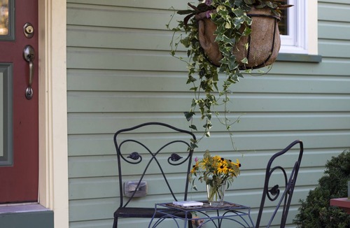 Kennett Square Cottage | Charming Carriage House in the Heart of Kennett