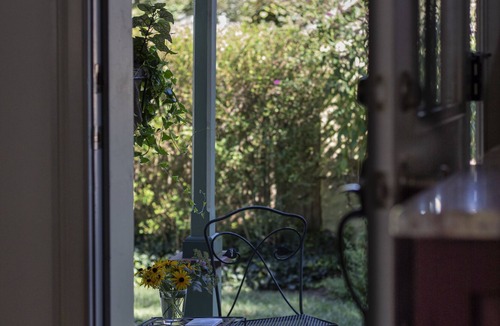 Kennett Square Cottage | Charming Carriage House in the Heart of Kennett