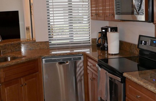 Cypress Lake Condo | Charming Condo in awesome location for shopping, dining, entertainment, beach