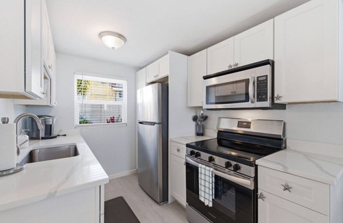 Pass-a-Grille House | Charming Cottage in Pass-A-Grille Beach, Dogs Ok