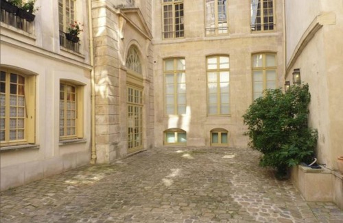 Quartier Sainte-Avoye Apartment | Charming cozy triplex in trendy Marais