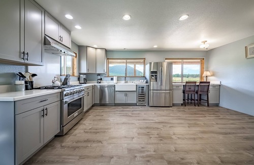 Baderville House | Charming Craftsman Escape Minutes from Snowbowl