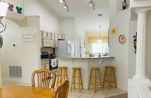 Cumbrian Lakes House | Charming Disney 4-bedroom home w/private pool, WiFi, AC in quiet neighborhood