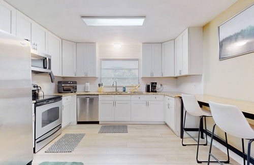 Lakeland House | Charming dog-friendly home with patio, grill, central AC, & W/D