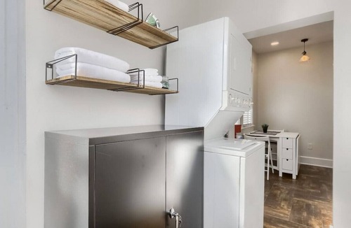 Historic Ybor House | Charming Duplex in Historic Ybor City - Sleeps 8