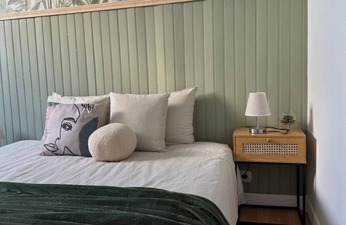Champs-sur-Marne Cabin | Charming family home conveniently located between Paris and Disney!