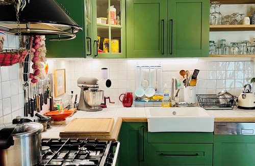 Quartier de la Chapelle Apartment | Charming family home near Sacrée Coeur