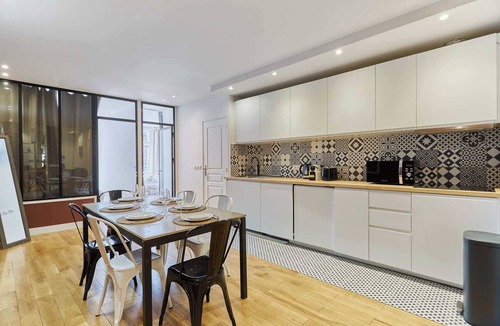 Les Halles Apartment | Charming Flat in the Heart of Paris