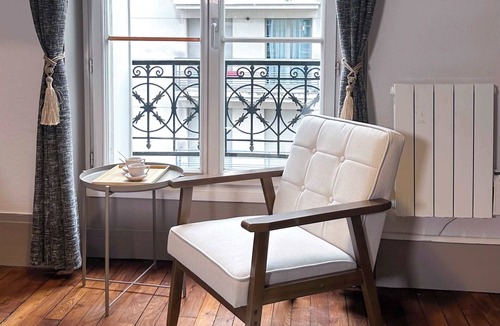 15th Arrondissement Apartment | Charming Flat with lift near Eiffel Tower for 5