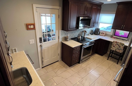 East Farmingdale House | Charming Full House - 2.5 Miles from Bethpage Black-Perfect for Ryder Cup
