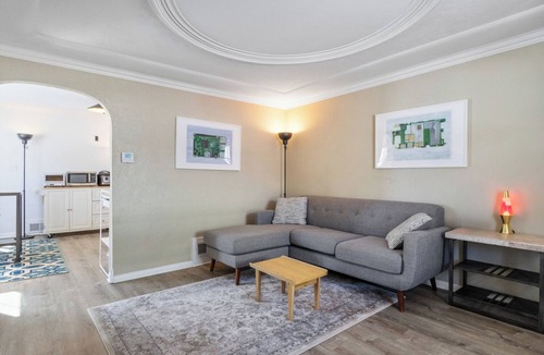 Plains House | Charming fully-furnished 2 bedroom home