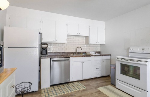 Plains House | Charming fully-furnished 2 bedroom home