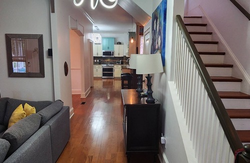 Springfield House | Charming historic district house with modern touches close to Downtown Jax.