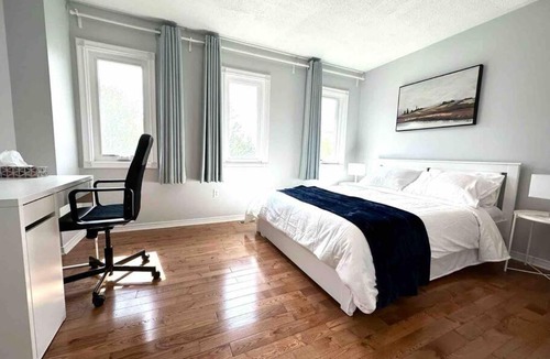 Bayview Glen House | Charming Home in Prime Location North of Toronto