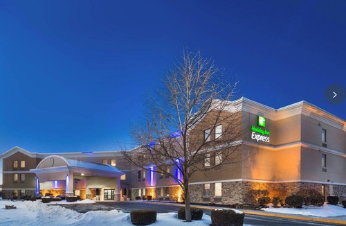 Harrisburg Hotel | Charming hotel with 2 Queen Beds in delightful Harrisburg with AC, fitness room