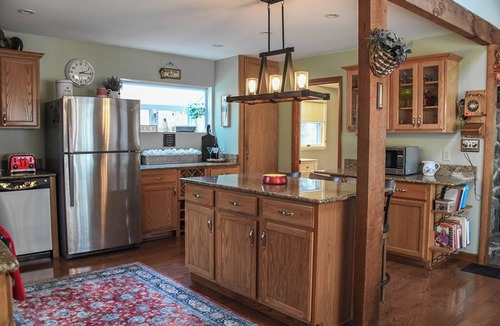 Narrowsburg House | Charming Narrowsburg Escape – River Access, Huge Yard, Minutes from Main Street