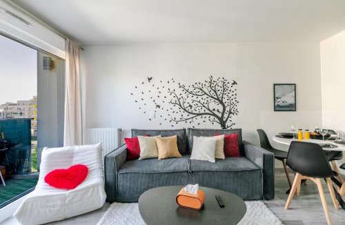 Quartier du Palais Apartment | Charming, Paris in 15 minutes, private Parking