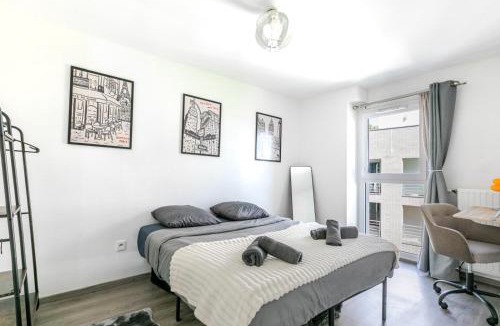 Quartier du Palais Apartment | Charming, Paris in 15 minutes, private Parking