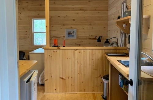 West Nipissing Cabin | Charming, quiet & rustic cabin on the French River with enclosed porch and deck