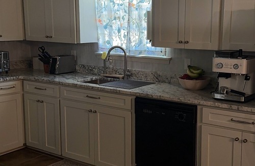 Starkville House | Charming Renovated Home - 1 mile to Campus - Vintage Touches and Modern Comfort