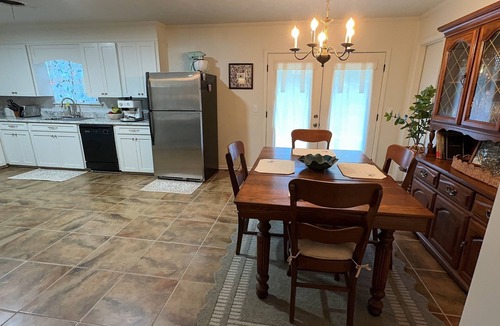Starkville House | Charming Renovated Home - 1 mile to Campus - Vintage Touches and Modern Comfort