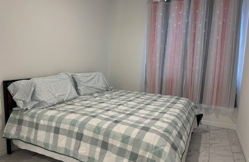 Henderson House | Charming Secluded Guest Suite in Henderson