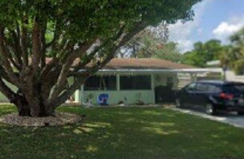 Oak Ridge House | Charming split floor plan home in Southwood community close to everything.