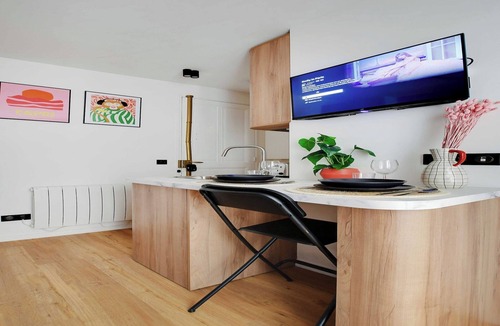 Quartier des Grandes-Carrieres Apartment | Charming studio - 2P - Montmartre - Sacré-Coeur