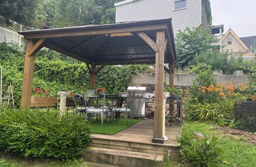 Cos Cob Cottage | Charming Studio-Cottage with WiFi & TV free parking in Greenwich