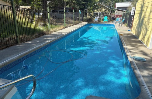Bayview Apartment | Charming studio in Bayview with a heated pool. A quiet relaxing getaway.