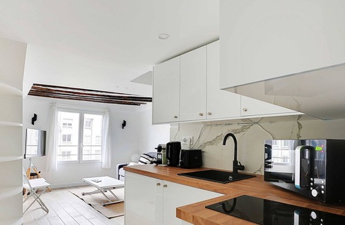 Quartier Sainte-Avoye Apartment | Charming studio near les Halles - Mobility lease