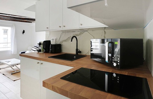 Quartier Sainte-Avoye Apartment | Charming studio near les Halles - Mobility lease
