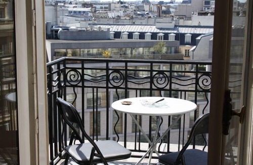 Quartier du Faubourg-Montmartre Apartment | Charming Studio with balcony in the heart of Paris.