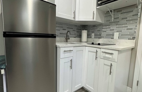 Town N County Park Apartment | Charming Tiny House-studio with WiFi and AC close to Tampa International Airport