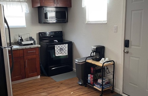 Winter Haven House | Charming Town House — 10 Minutes from the Legoland Park and Downtown