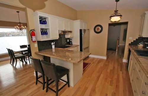 Penetanguishene House | Chateau Champlain Cottage