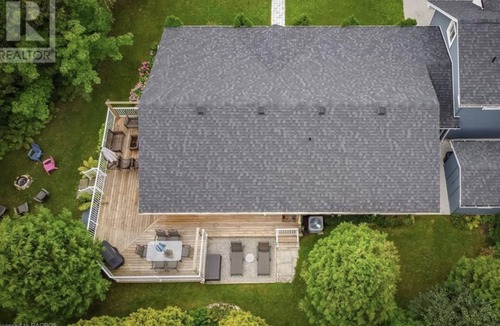 Port Elgin Cottage | Cheerful 3 Bedroom Cottage 2 Minute walk to the Beach on Beautiful Lake Huron