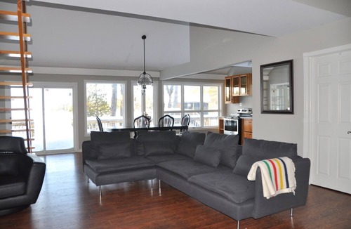 Severn Cottage | Cheerful 3Bed Muskoka Lakeside Cottage