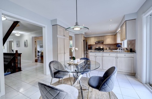 Sheridan Villa | Cheerful 7 bedrooms Villa with Hot tub & Pool.