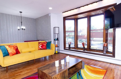 Baldwin House | Cheerful & Beautiful 3-Bedroom Ranch with parking in Baldwin, NY