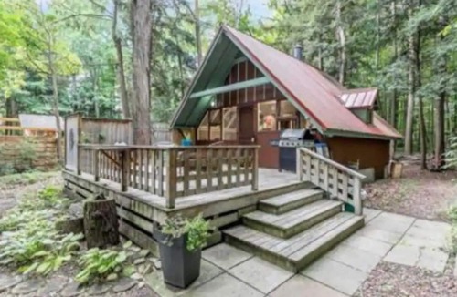 Innisfil Cottage | Cheerful-Secluded one Bedroom Chalet Year Round