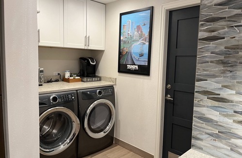 Ballast Point House | Cheerful South Tampa 4-bedroom home with free parking on premises