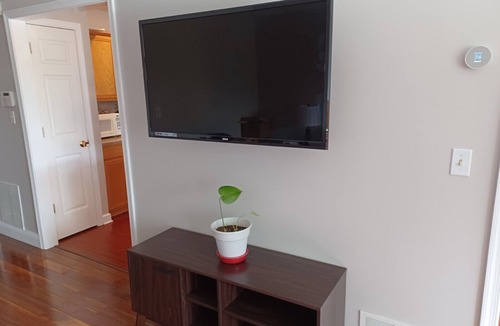 Palmer House | Cheery townhouse in Easton
