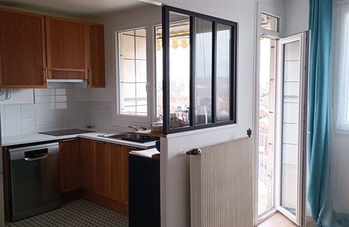Chelles Apartment | Chelles center 15 minutes from Gare de l'Est and 5 minutes from Vaires-sur-Marne
