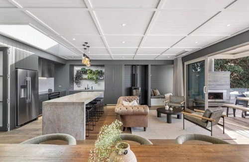 Devonport House | Cheltenham Beachfront Paradise by Bespoke Stays