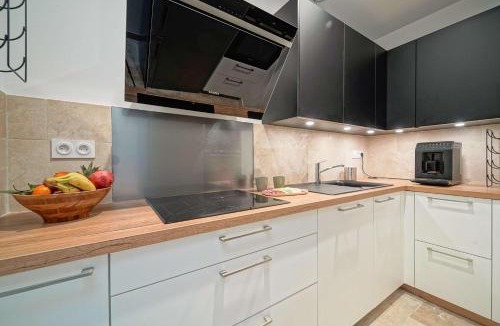 Les Puces de Saint-Ouen House | Chez l'Antiquaire, un repaire Arty aux Puces de Saint-Ouen