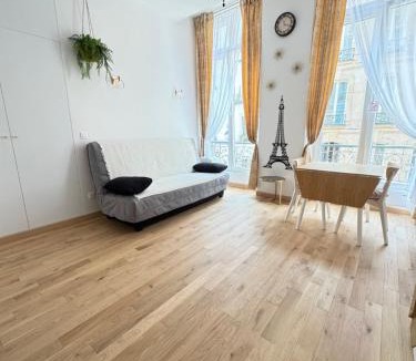 Les Halles Apartment | Chez Zenovia