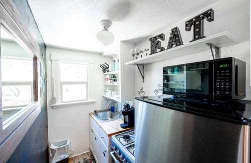Iron Horse Historic District Apartment | Chic 1BR Stay | Walk to UofA