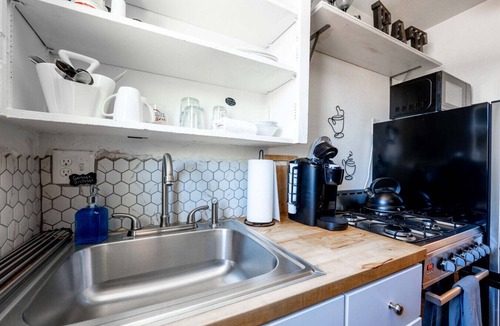 Iron Horse Historic District Apartment | Chic 1BR Stay | Walk to UofA