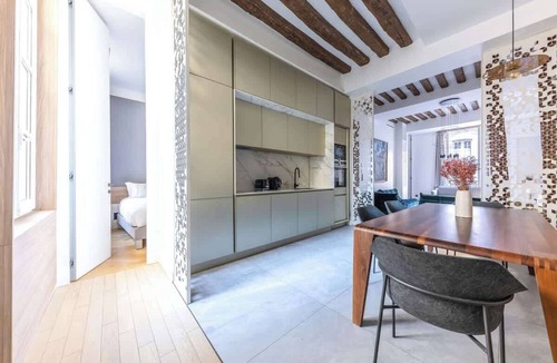 Les Iles Apartment | Chic 2-Bedroom Haven